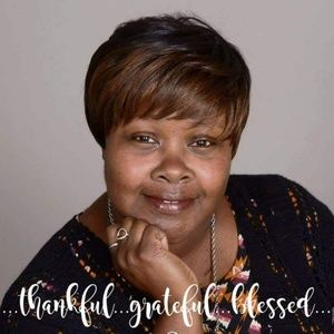 Meet your Posher, Daphne